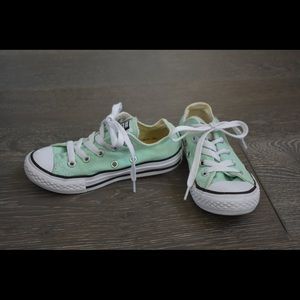 Kids mint colored Converse
